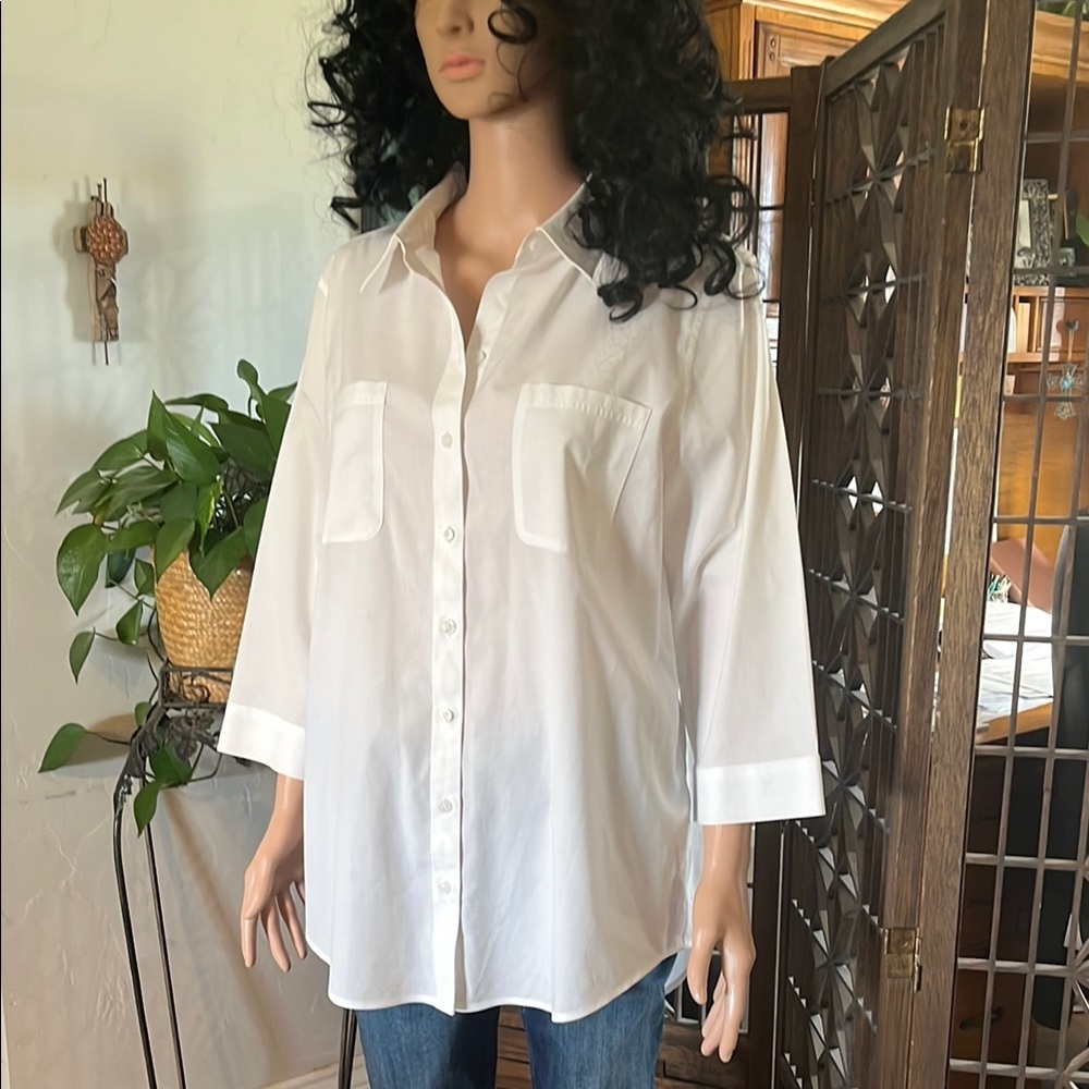 CHICOS (no iron)  BASIC WHITE BLOUSE